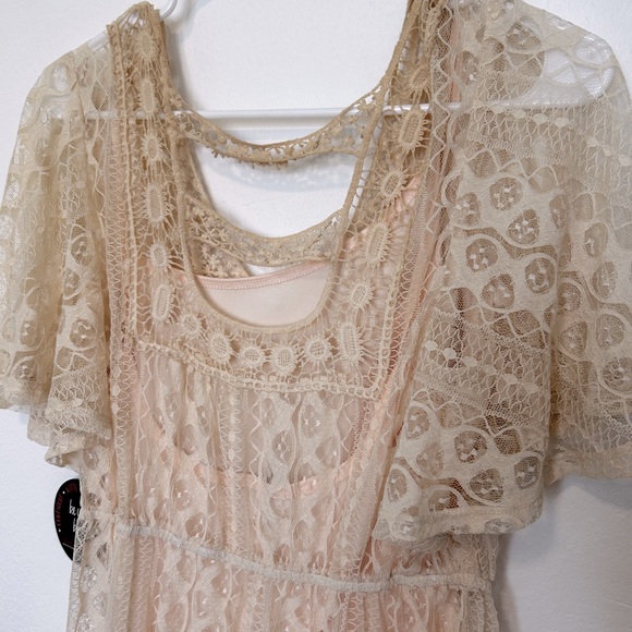 BeBop pale pink lace mini dress with flutter sleeves - Picture 6 of 8